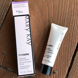 NWT {Mary Kay} foundation